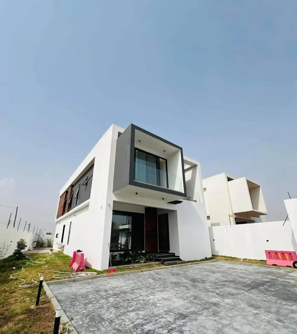 WhatsApp Image 2025-11-01 at 20.18.39 (2)