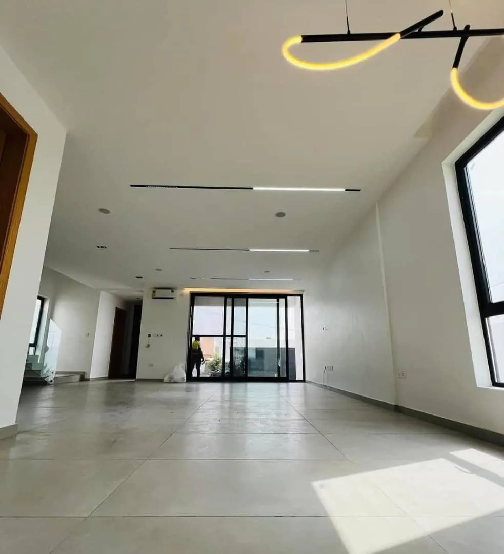 WhatsApp Image 2025-11-01 at 20.18.58 (1)