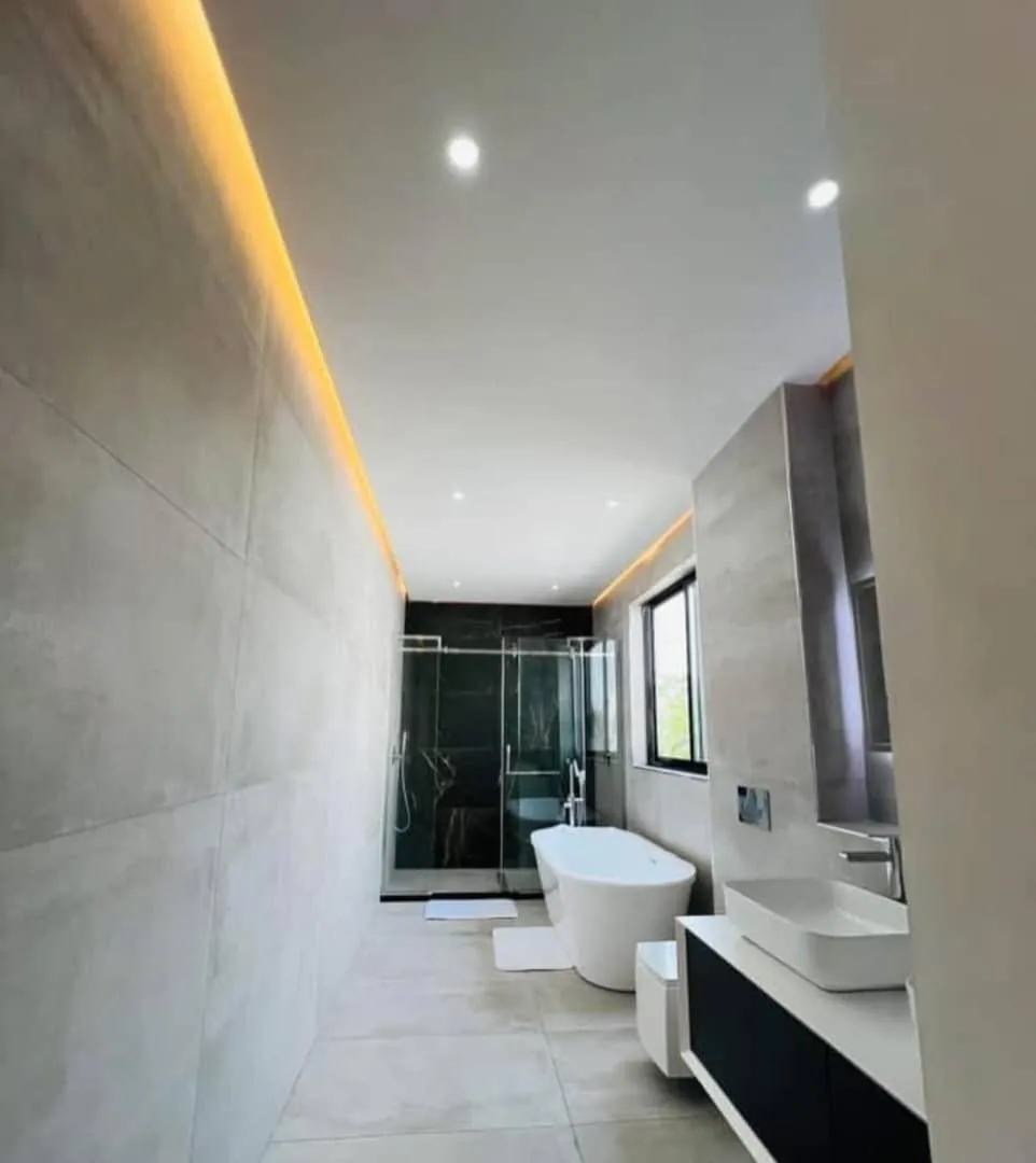 WhatsApp Image 2025-11-01 at 20.18.59