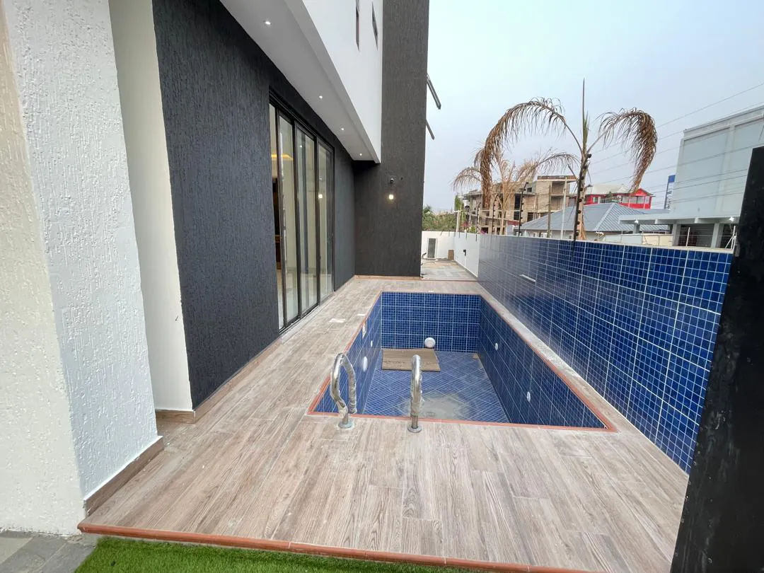 WhatsApp Image 2025-11-01 at 20.43.30 (1)